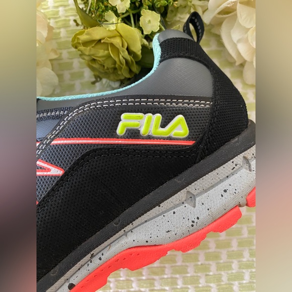 Fila Woman’s Sneakers - Picture 4 of 9